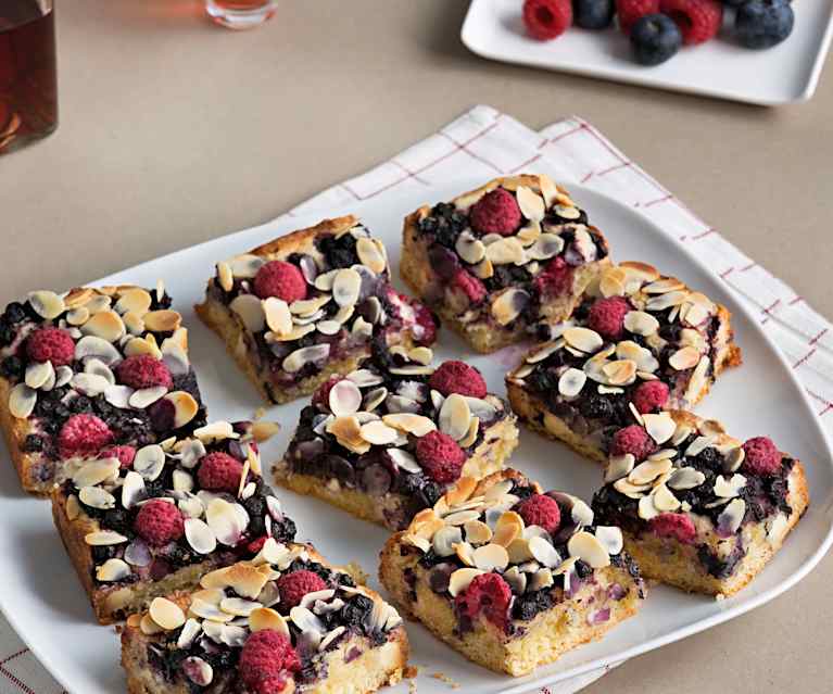 Blondie con almendras y frutos rojos