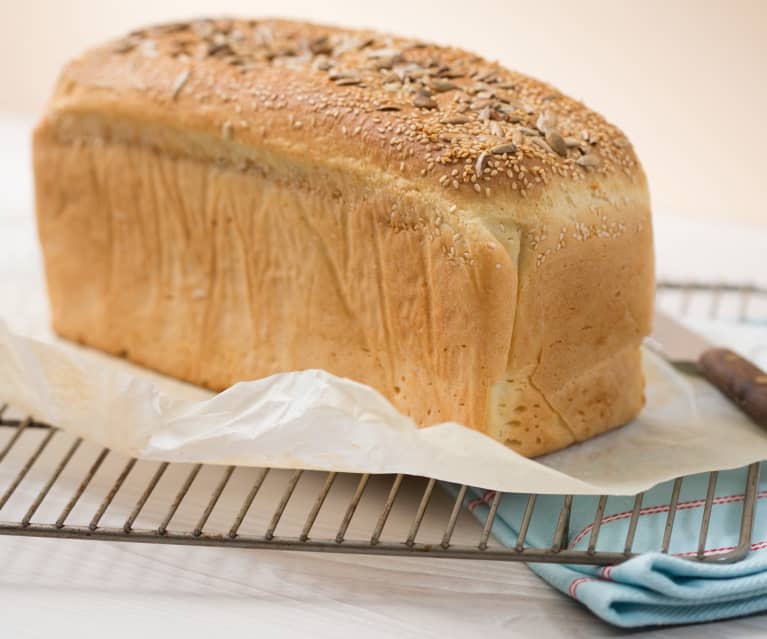 Buttermilk loaf baked in a cast iron pot - Cookidoo® – the