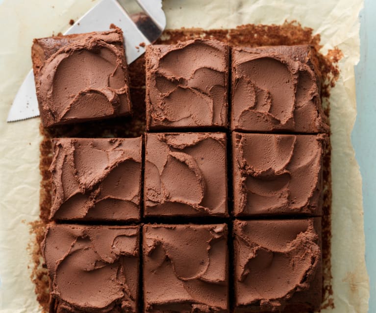 Easy Homemade Chocolate Cake - Pretty. Simple. Sweet.