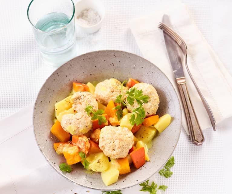 Putenbällchen mit Kürbisgemüse in Currysauce