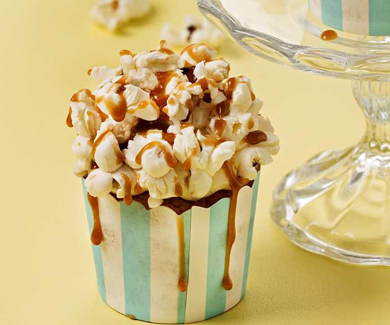 Cupcaky s popcornem a slaným karamelem