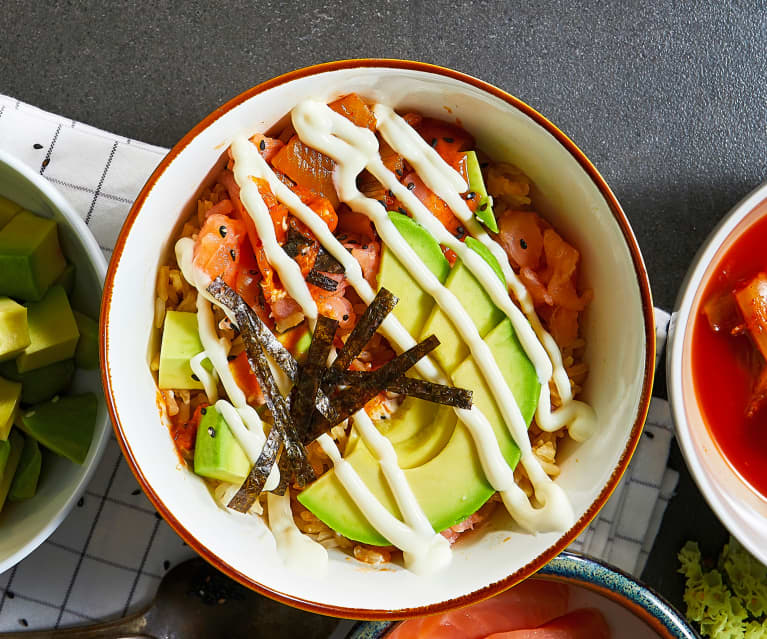 Bowl riso, salmone e avocado