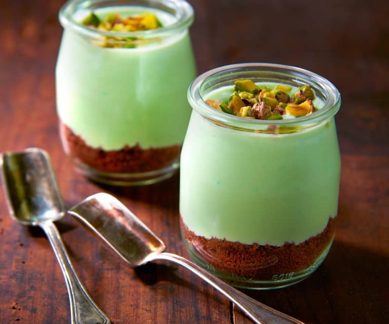 Mousse al pistacchio con crumble al cacao