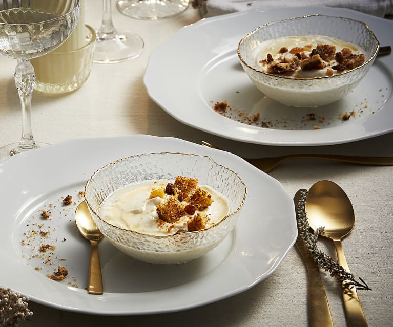 Crumble di panettone con crema al mascarpone e miele