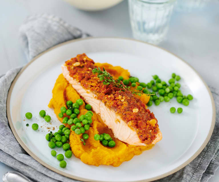 Lachs mit Tomatenkruste und Süßkartoffelpüree