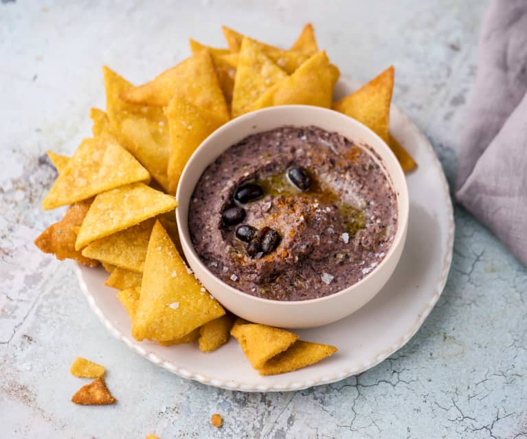 Black Bean Houmous with Maize Chips