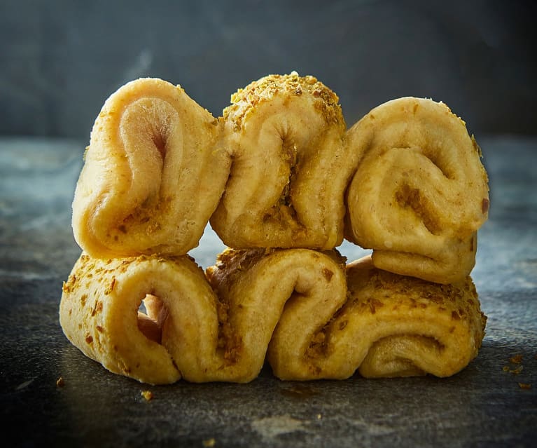 Pane a fisarmonica con burro aromatizzato alle olive