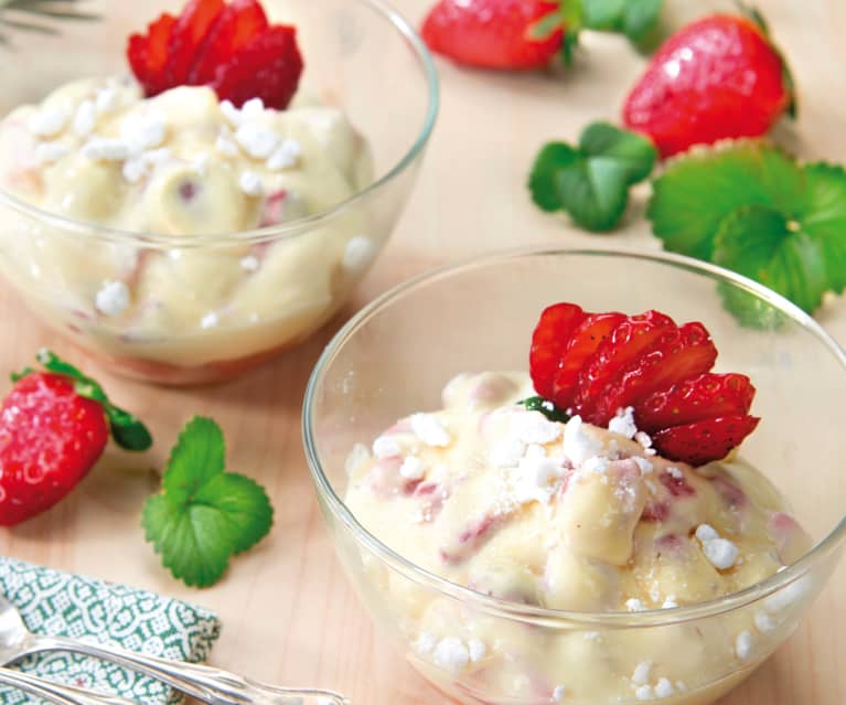 Coppette alle fragole e mascarpone