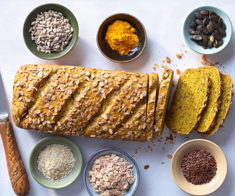 Pane di segale con semi di lino, sesamo, zucca e girasole