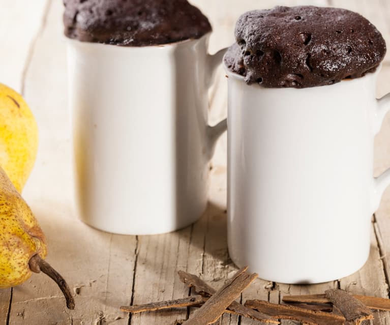 Mug cake aux poires et à la cannelle