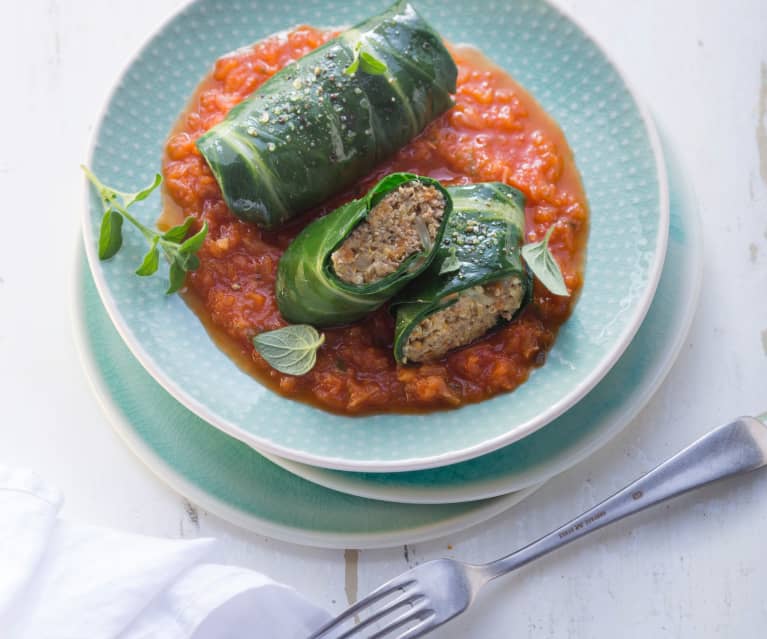 Mangold-Röllchen mit Tomatensauce