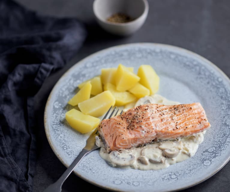 Lachs in Pilz-Sahne-Sauce mit Kartoffeln - Cookidoo® – a plataforma ...