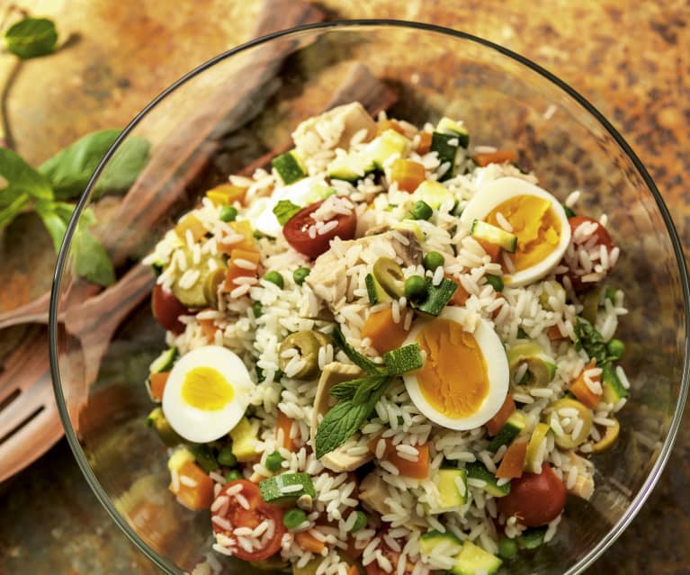 Salade de riz au thon et aux œufs Salade de riz au thon et aux œufs