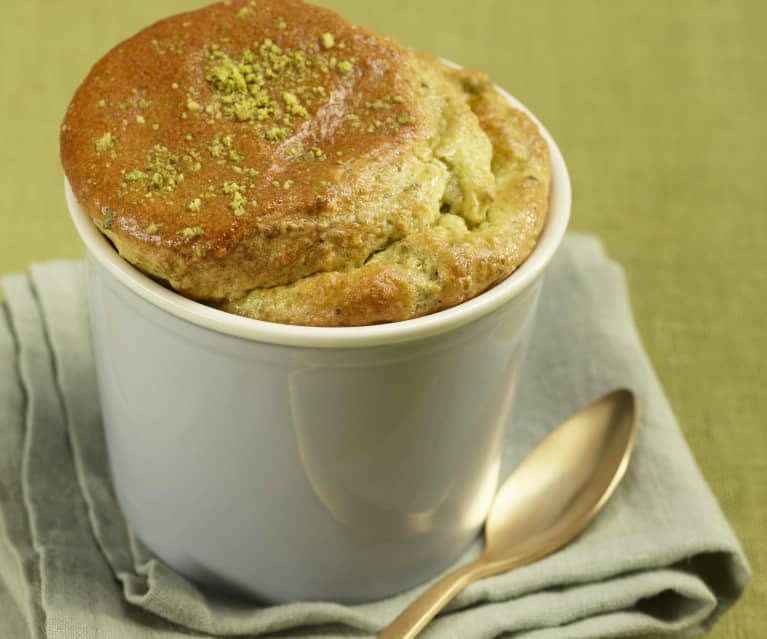 Petit soufflé à la pistache, cœur chocolat