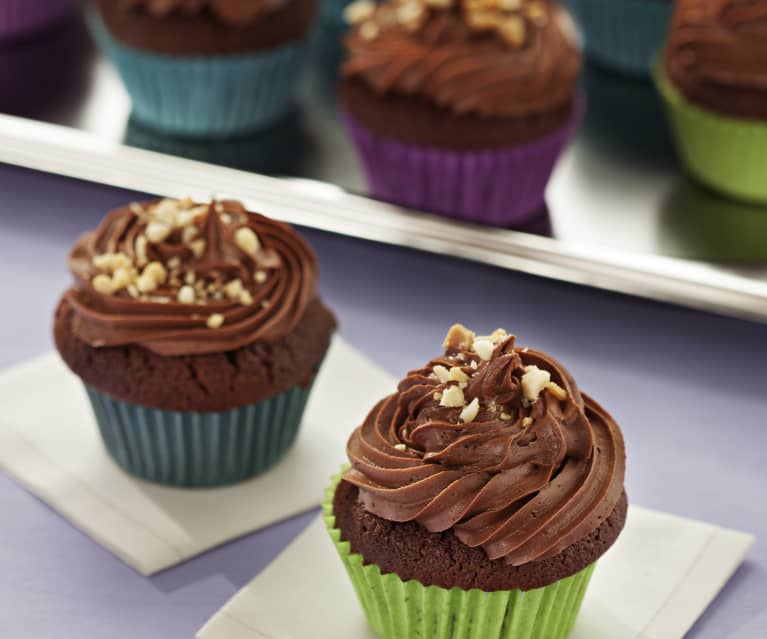 Cupcakes de chocolate y cacahuete