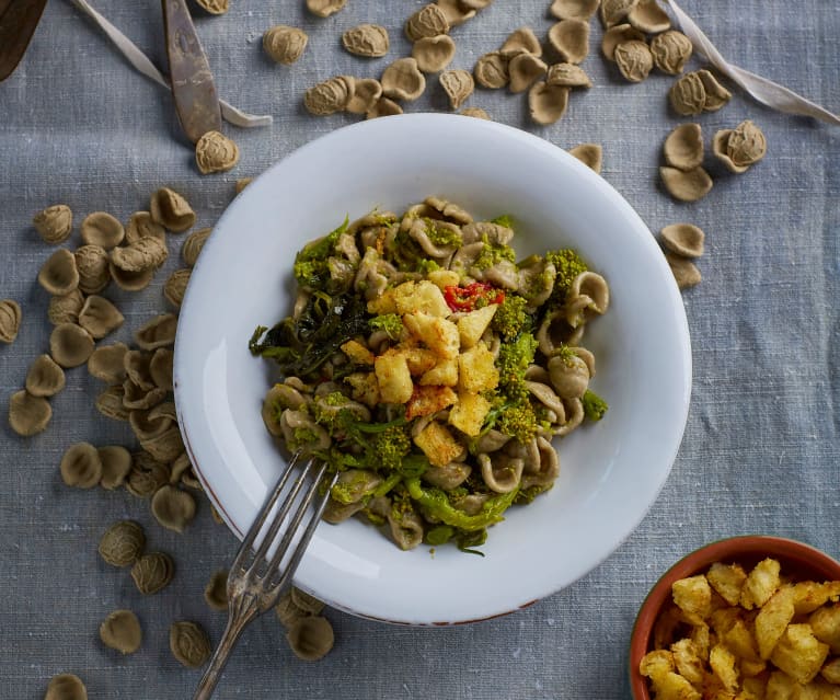 Orecchiette al grano arso con cime di rapa