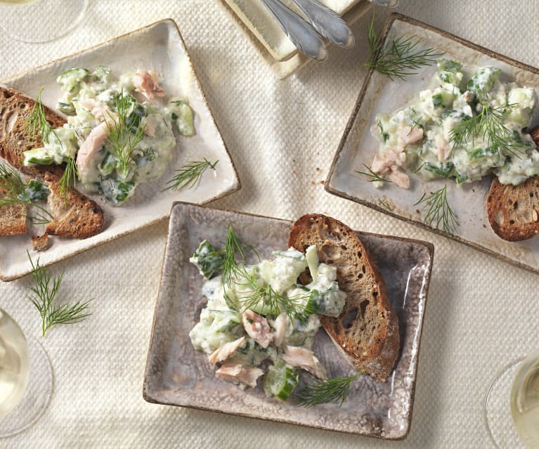 Gurkensalat mit Räucherforelle