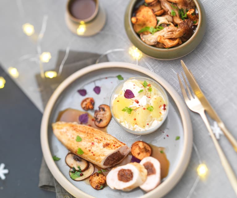 Suprême de volaille farci, minigratin dauphinois et poêlée de champignons des bois