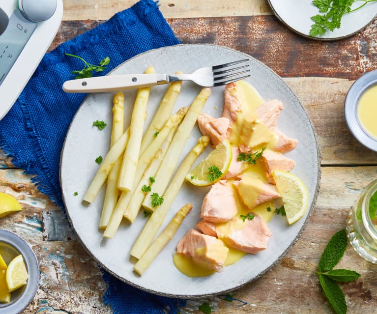 Asperges en zalm met Hollandaisesaus