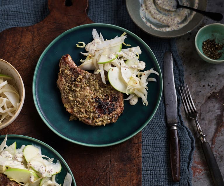 Sous-vide Schweinskotelett mit Apfel-Sellerie-Salat