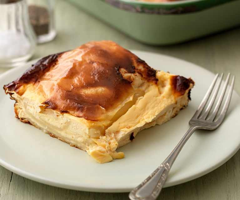 Zagorski Struklji (Baked Pastry with Cheese)