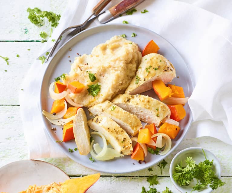 Frango com puré de maçã e aipo e pedaços de abóbora