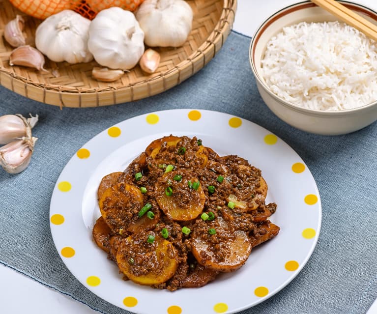 Braised Potatoes With Mince Meat