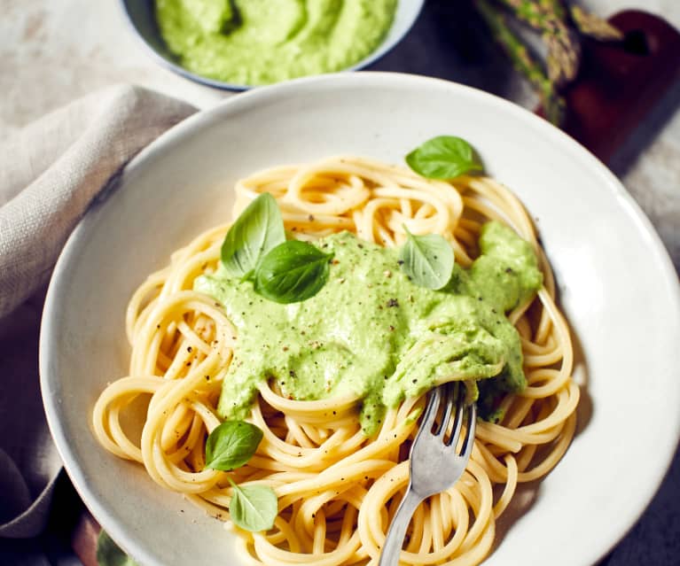 Grünes Spargelpesto