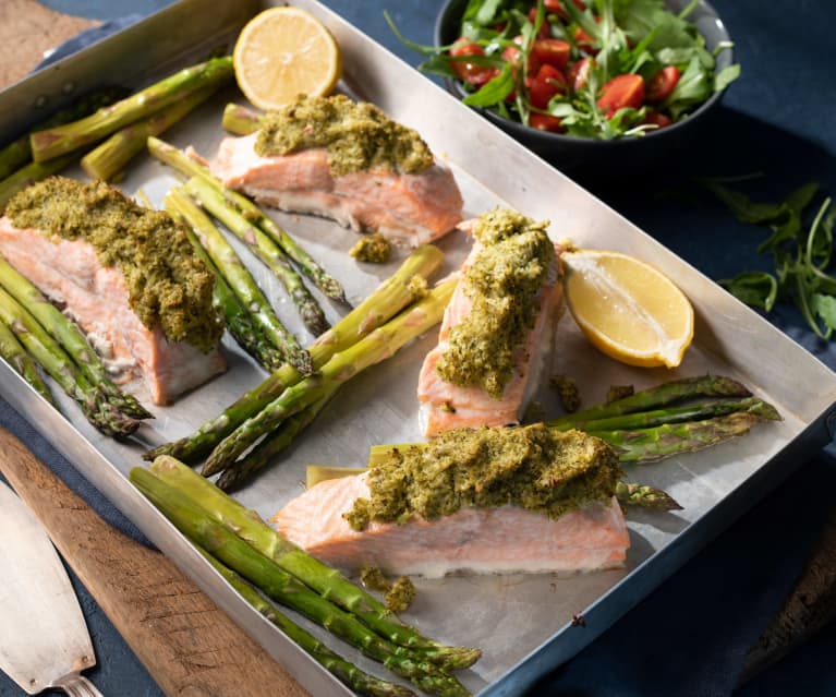 Salmón al horno con pesto de brócoli