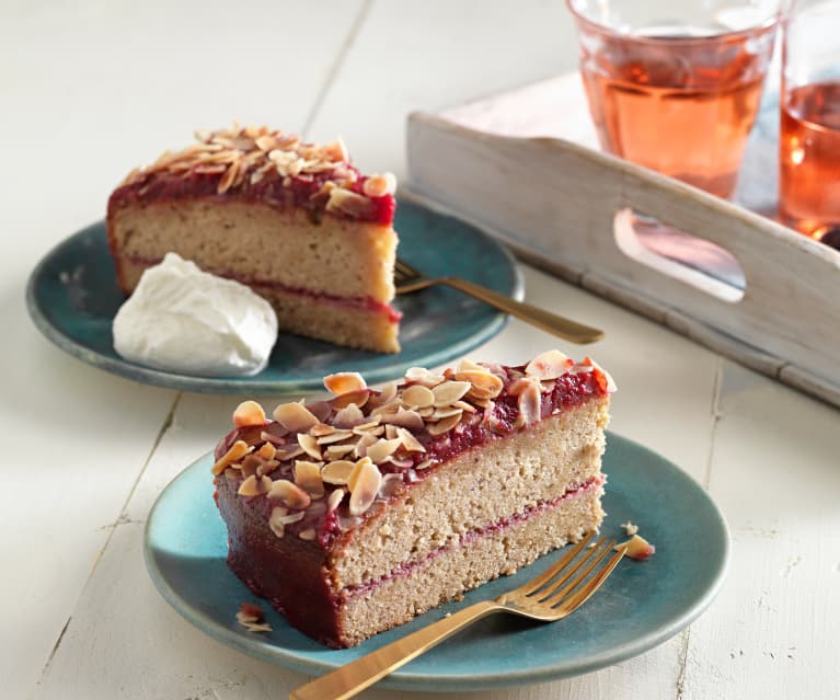 Hadntorte mit Grantnmarmelade (Buchweizen-Nusstorte mit Preiselbeeren)