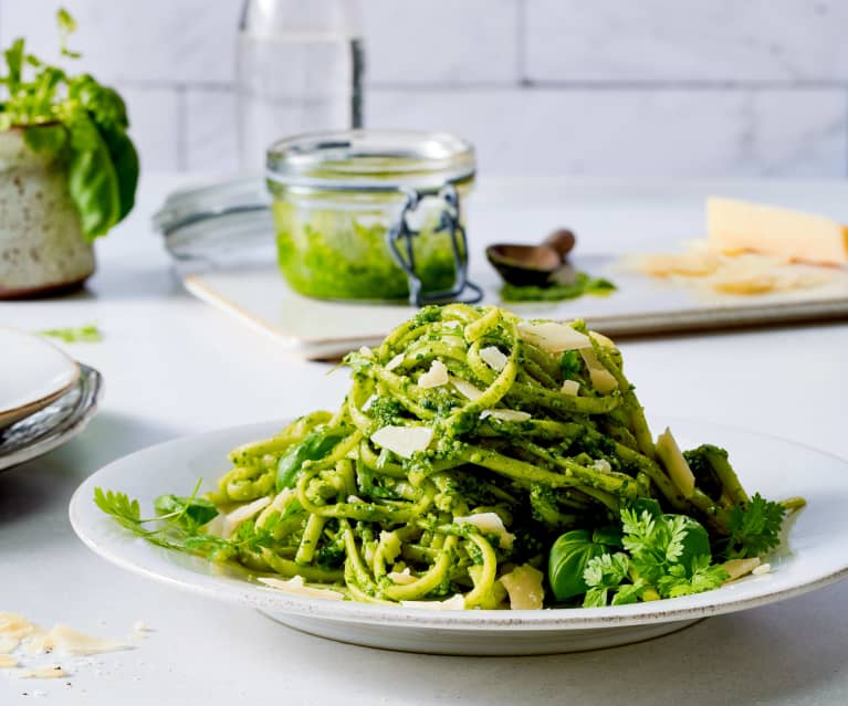 Linguine mit Pesto Primavera