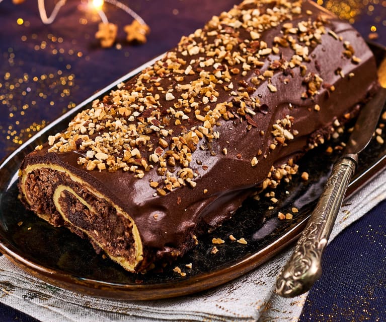 Bûche de Noël roulée au chocolat noir et praliné