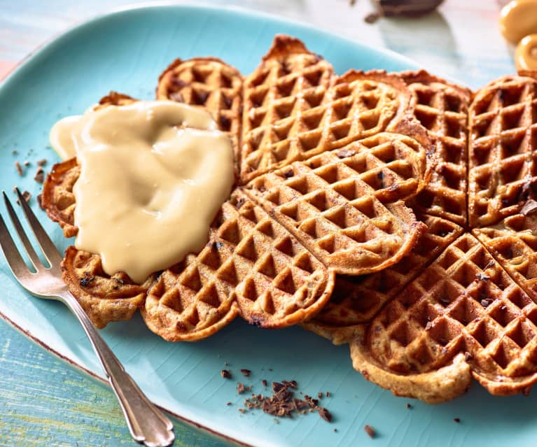 Dinkel-Schoko-Waffeln mit Karamellsauce - Cookidoo® – the official ...