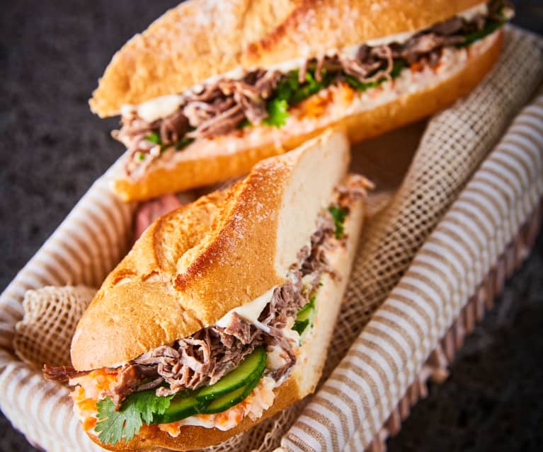 Banh mi (tortas de res vietnamitas) Banh mi (tortas de res vietnamitas)