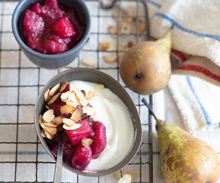 Menu light - Compote pomme-poire-myrtille, fromage blanc et amandes