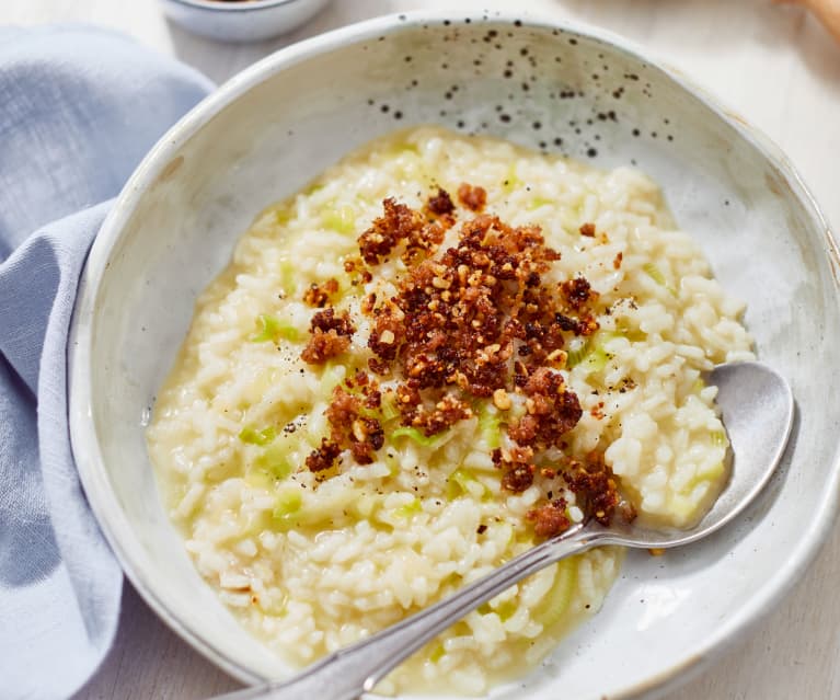 Porree-Risotto mit Walnuss-Serrano-Crunch