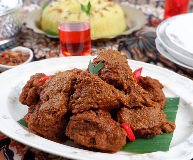 Rendang Tok with Pulut Kuning (Perak Beef Rendang with Yellow Glutinous Rice)