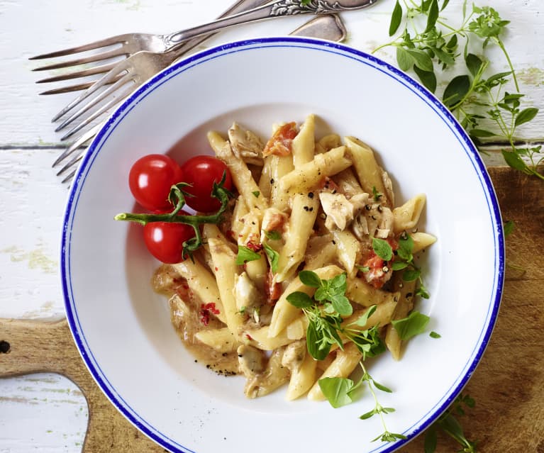 Penne mit Makrele und Cherry-Tomaten