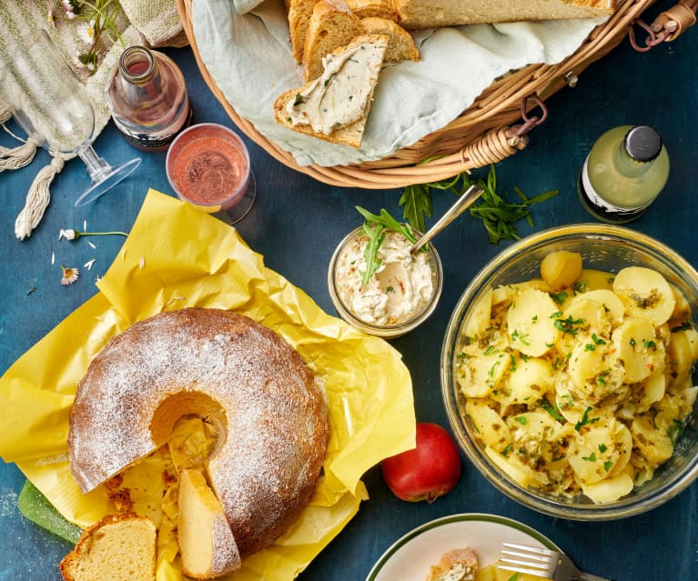 Picknick: aardappelsalade, rucola-tomatendip, speltbrood, citroenkouglof