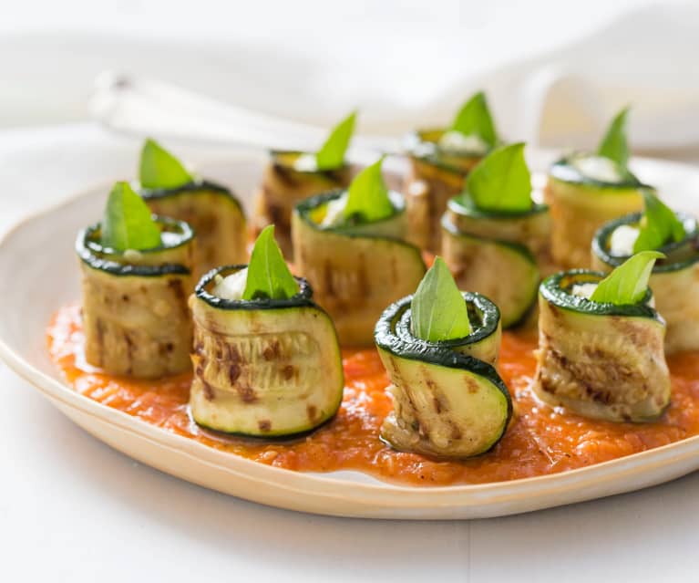 Zucchini bites with charred tomato dressing