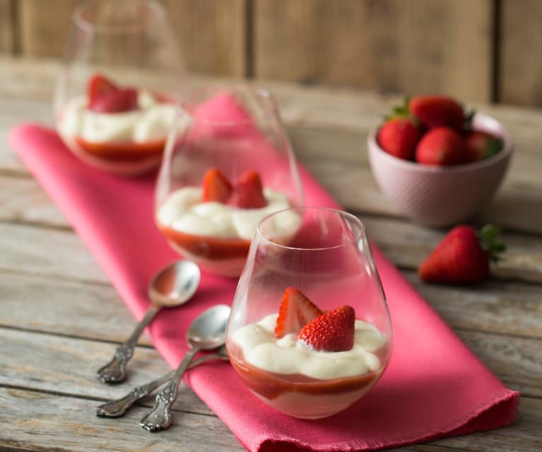 Rhubarb and strawberry fool