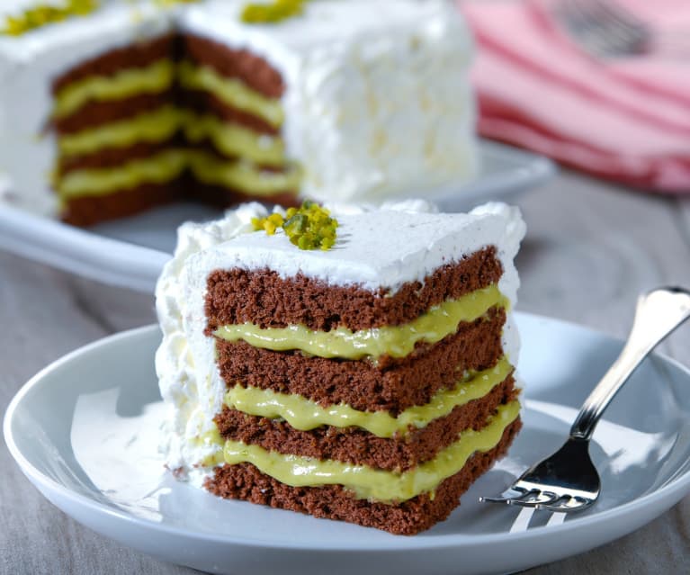 Torta allo yogurt con glassa al cacao