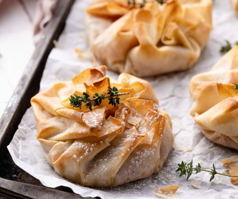 FAGOTTINI DI PASTA FILLO CON CREMA DI MANDORLE E MELE