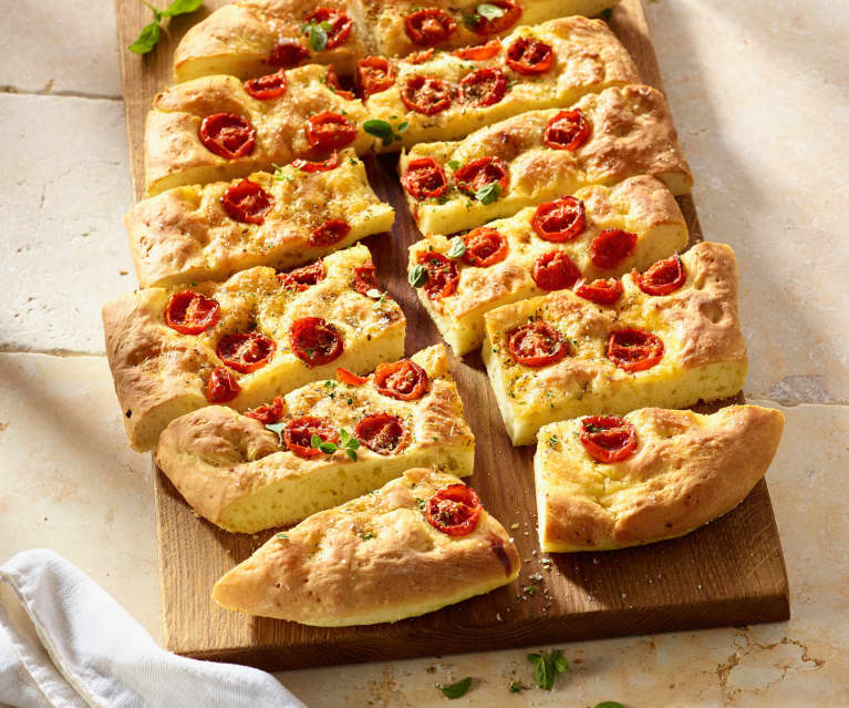 Focaccia mit Kirschtomaten