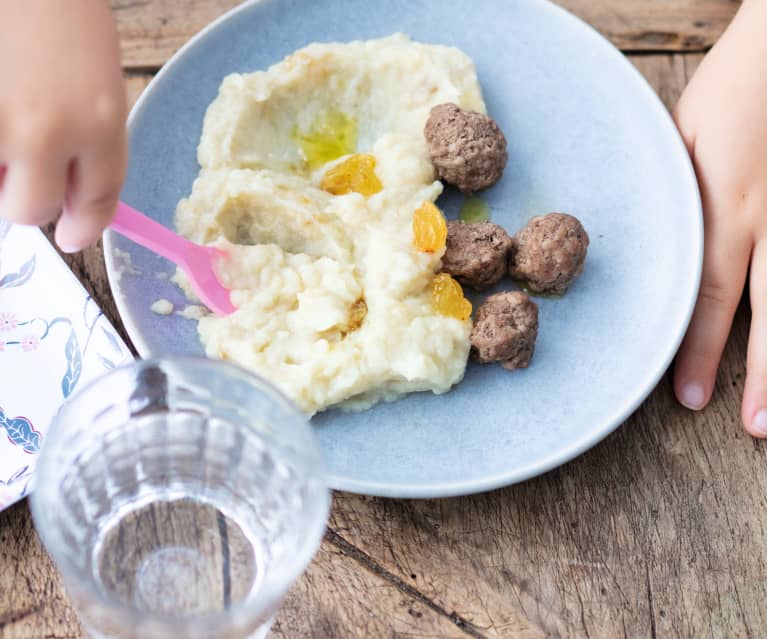 Purée de chou-fleur aux raisins et boulettes