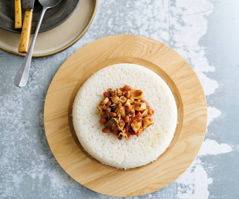Guisado de lulas e feijão com arroz