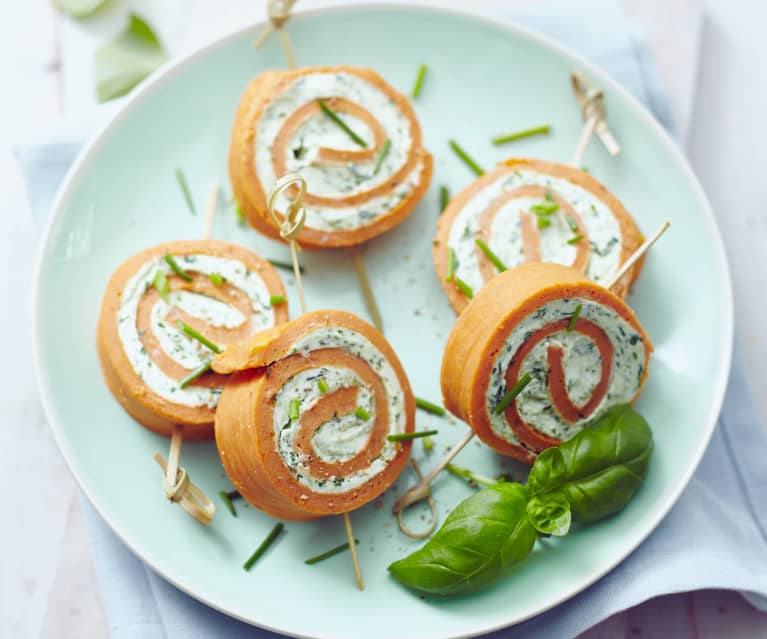 Tomatenröllchen mit Basilikum-Frischkäse-Füllung - Cookidoo® – the ...