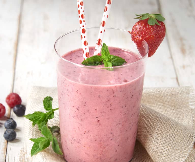 Smoothie ai frutti di bosco e yogurt