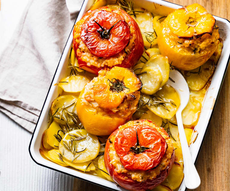 Tomates farcies au riz, parmesan et pommes de terre