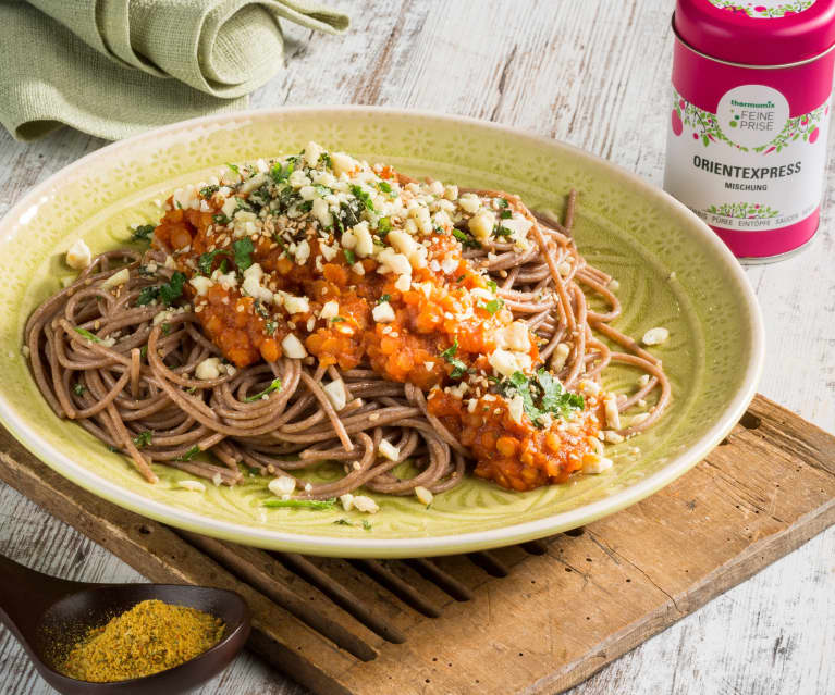 Linsenbolognese "Orient" mit Kräutermandeln